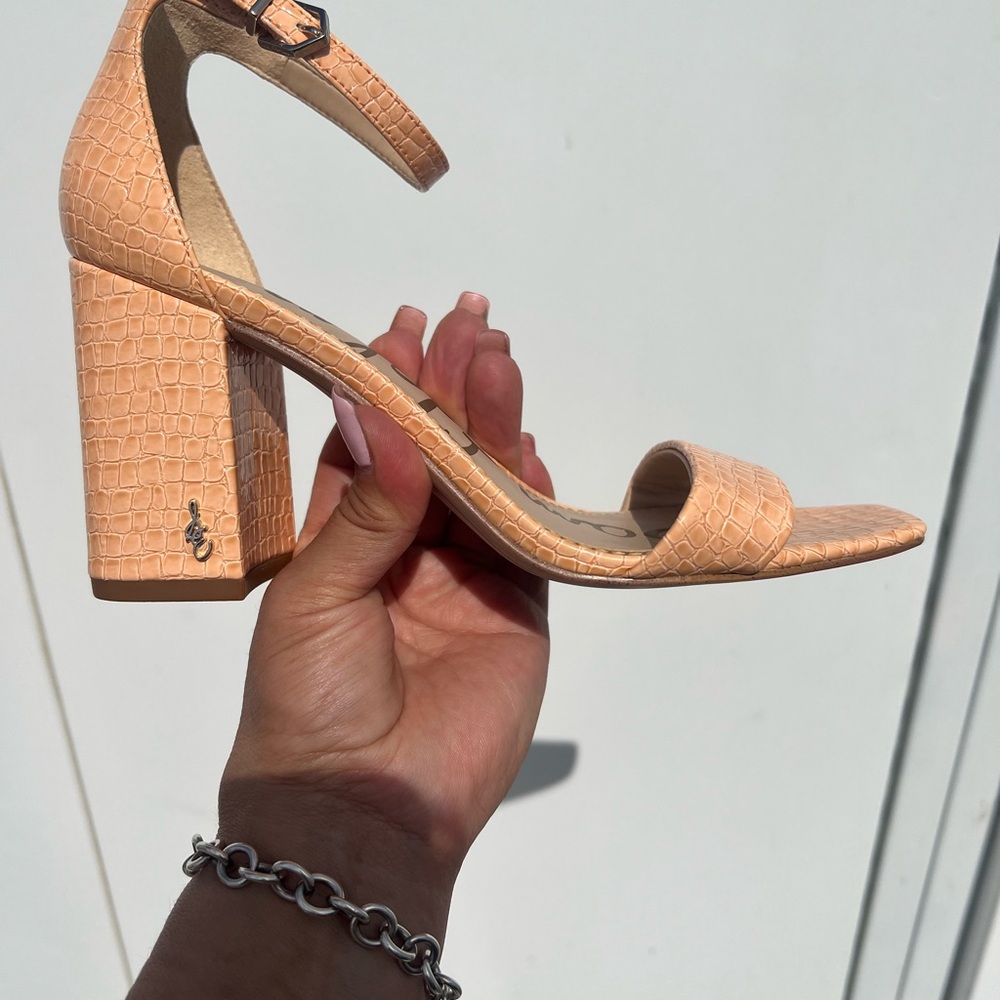 New!! Beautiful Sam Edelman Croc-Textured Block Heel Sandals with Ankle Strap.😍